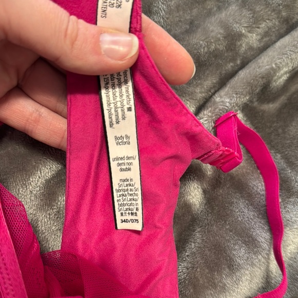 Victoria’s Secret Body by Victoria Bra - Picture 3 of 5